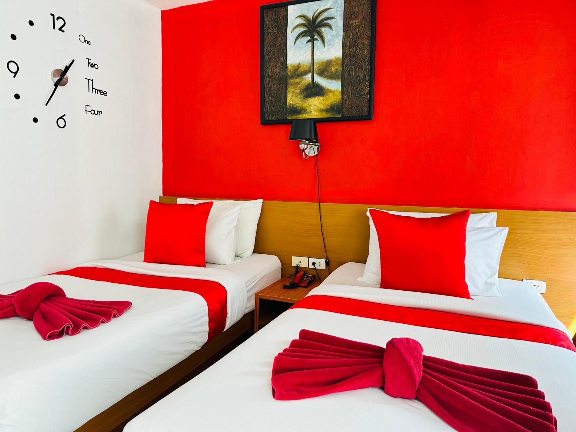 Pj Patong Resortel Exteriör bild