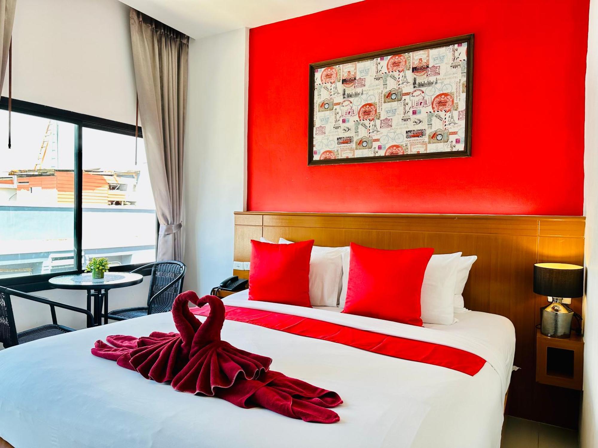 Pj Patong Resortel Exteriör bild