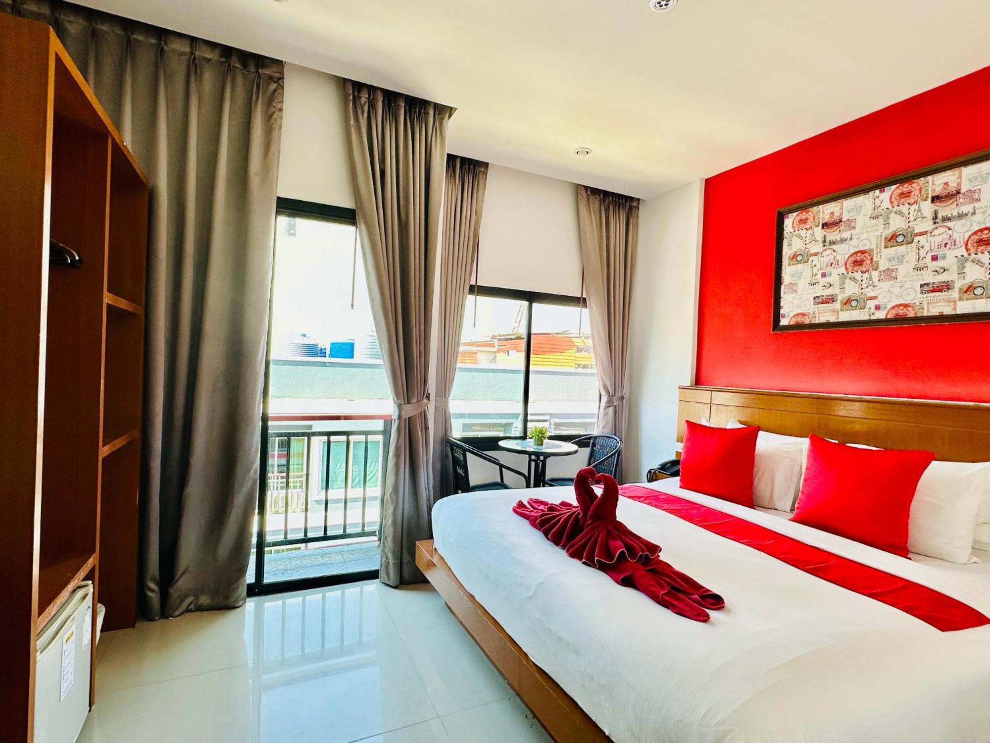 Pj Patong Resortel Exteriör bild