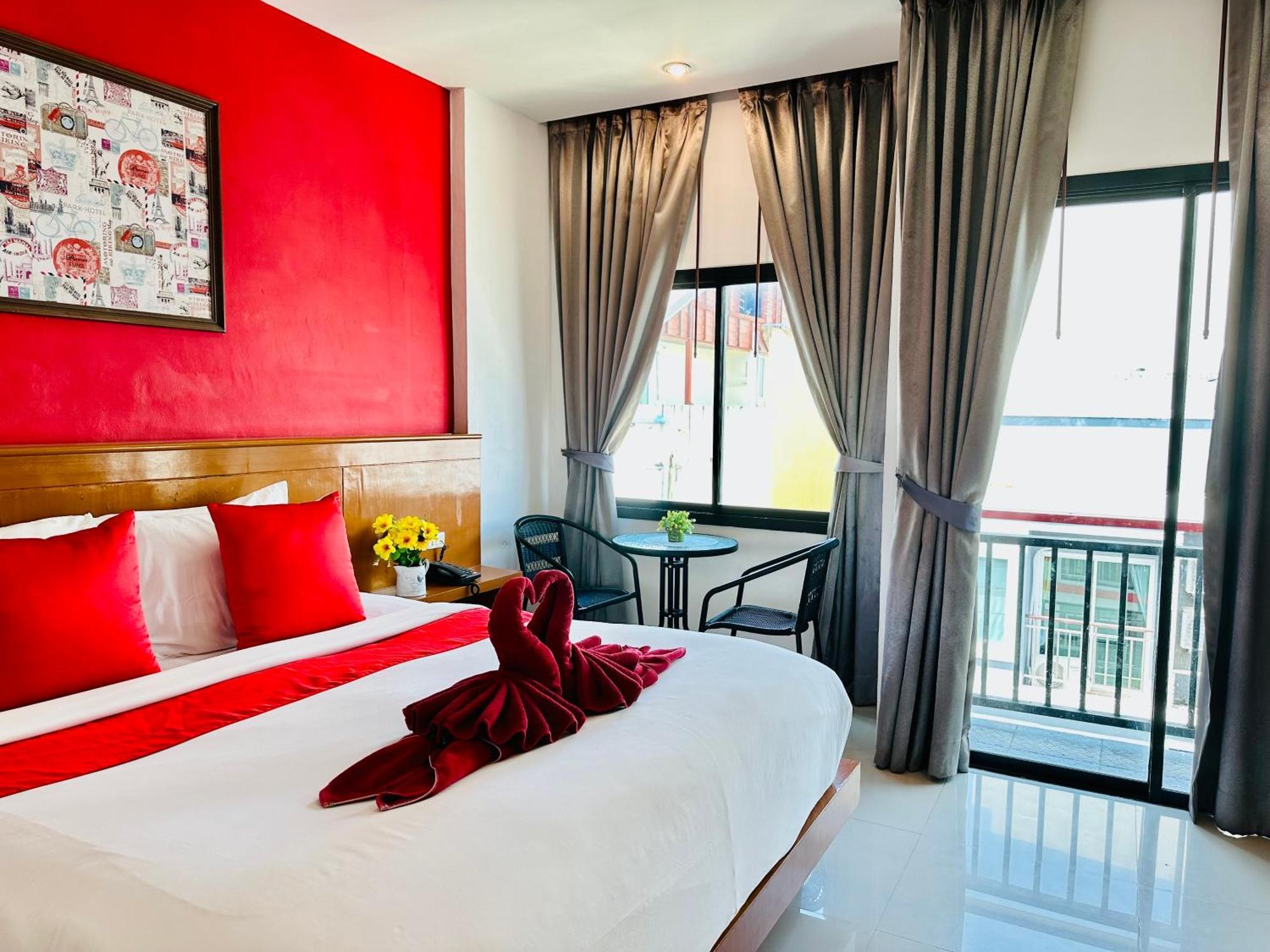 Pj Patong Resortel Exteriör bild