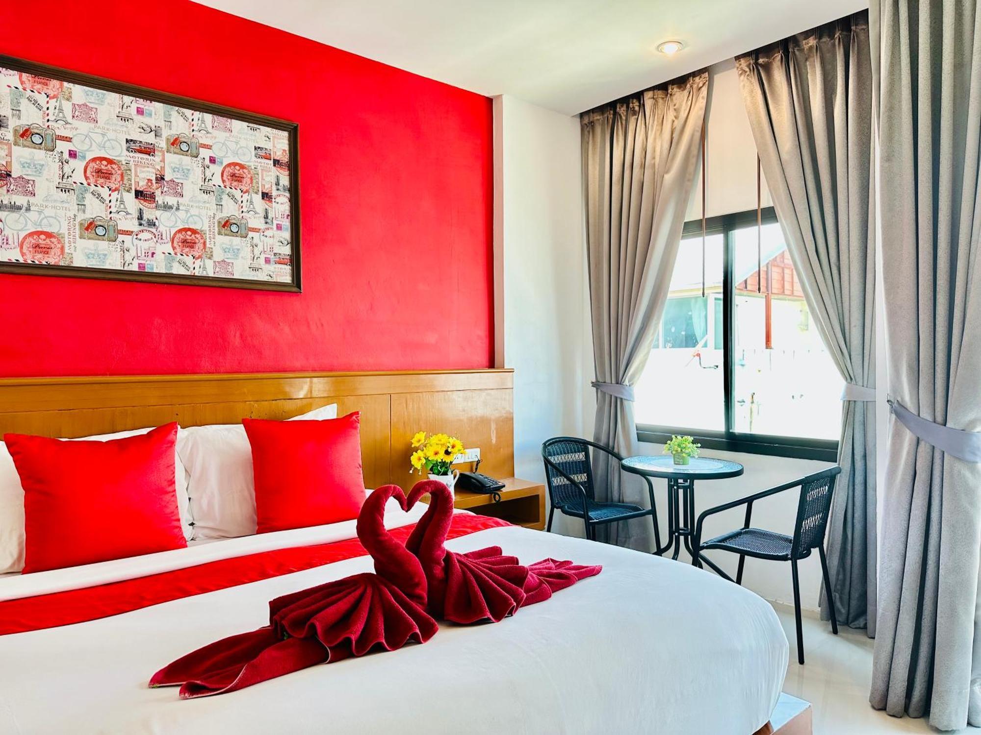 Pj Patong Resortel Exteriör bild