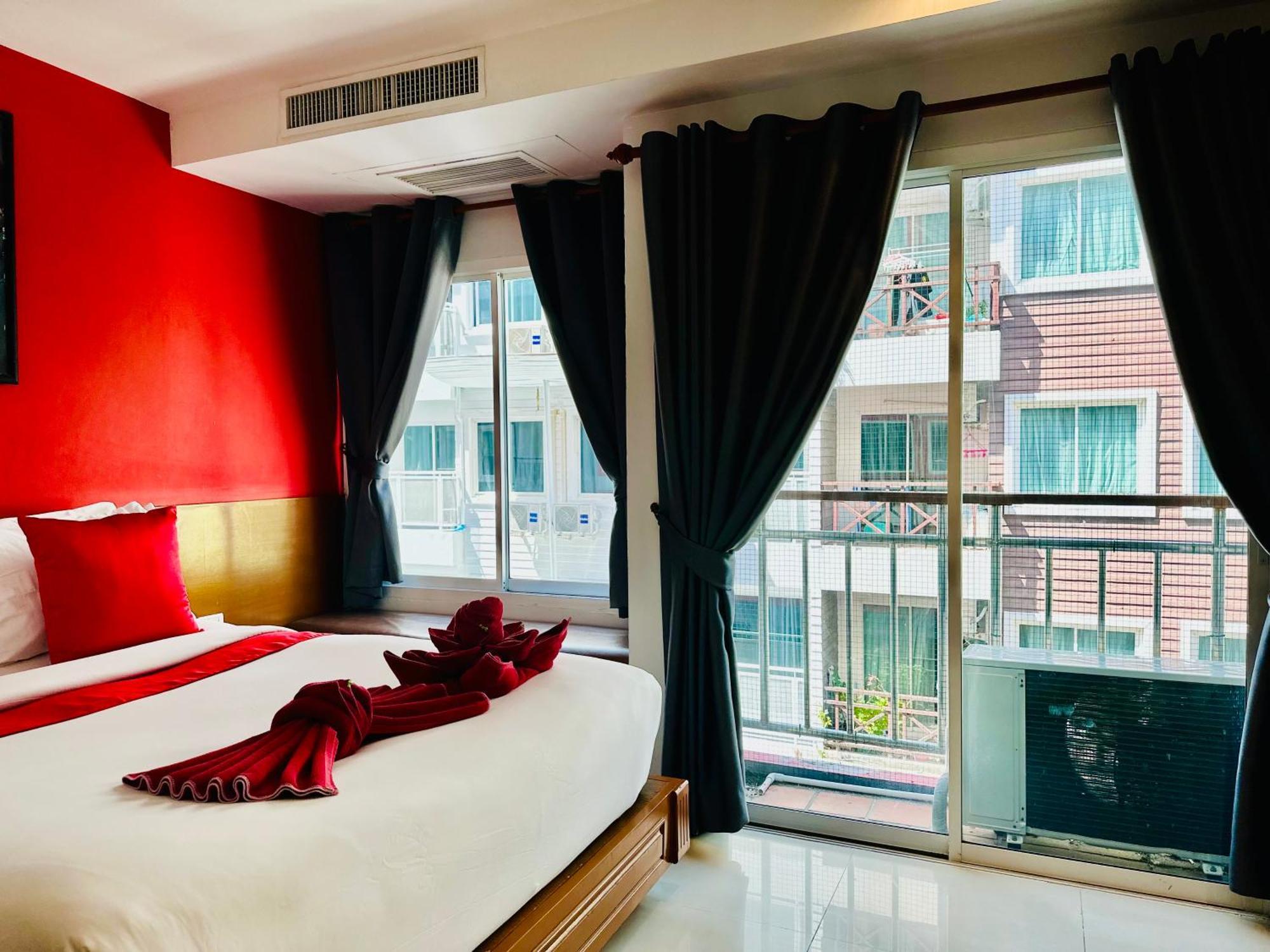 Pj Patong Resortel Exteriör bild