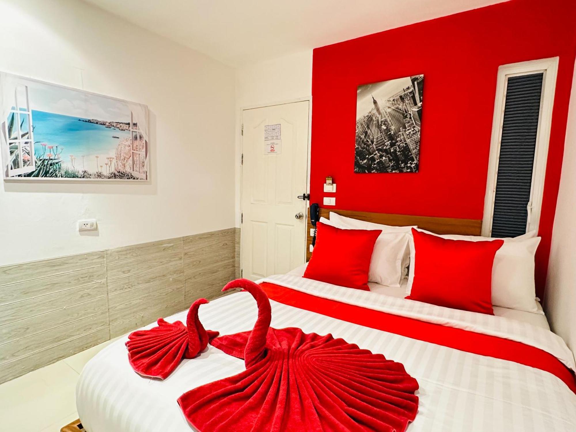 Pj Patong Resortel Exteriör bild